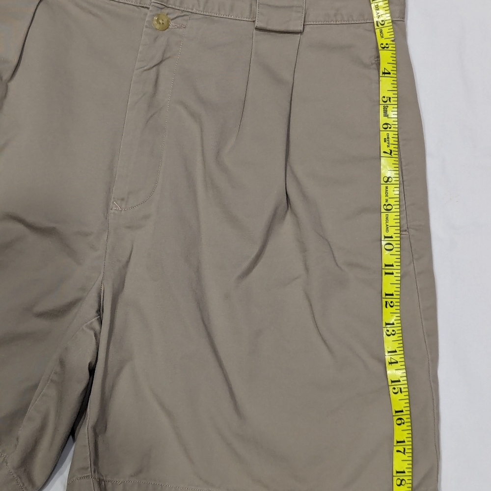 Tommy Hilfiger khaki shorts Men's 34 double pleat, double button - Picture 5 of 8